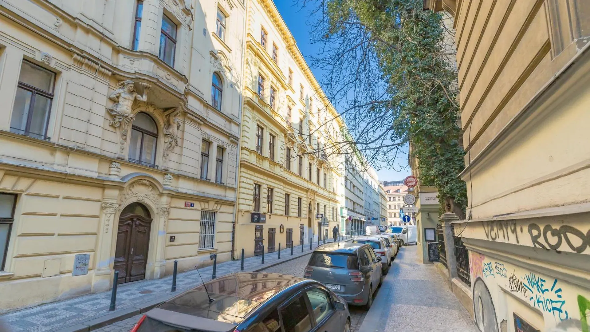 Navratilova Residence Praha 0*,